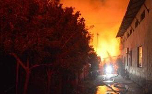 中山燈飾廠起火消防隊奮戰(zhàn)3小時滅火--聯(lián)眾安消防科技