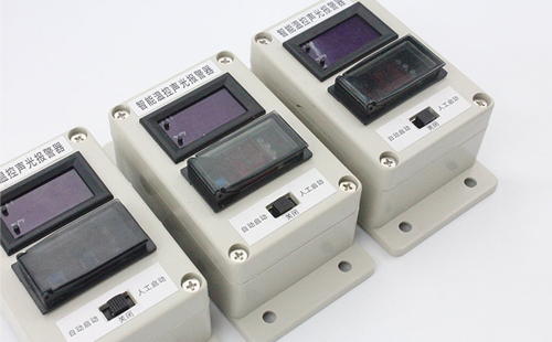 智能溫控聲光報警器