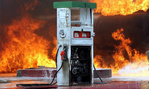 加油站起火