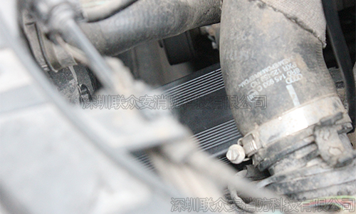 火麒麟氣溶膠自動(dòng)滅火裝置安裝在發(fā)動(dòng)機(jī)艙中