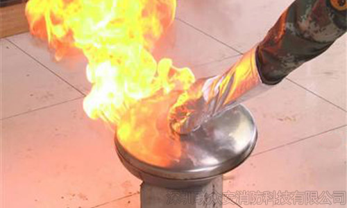 油鍋滅火